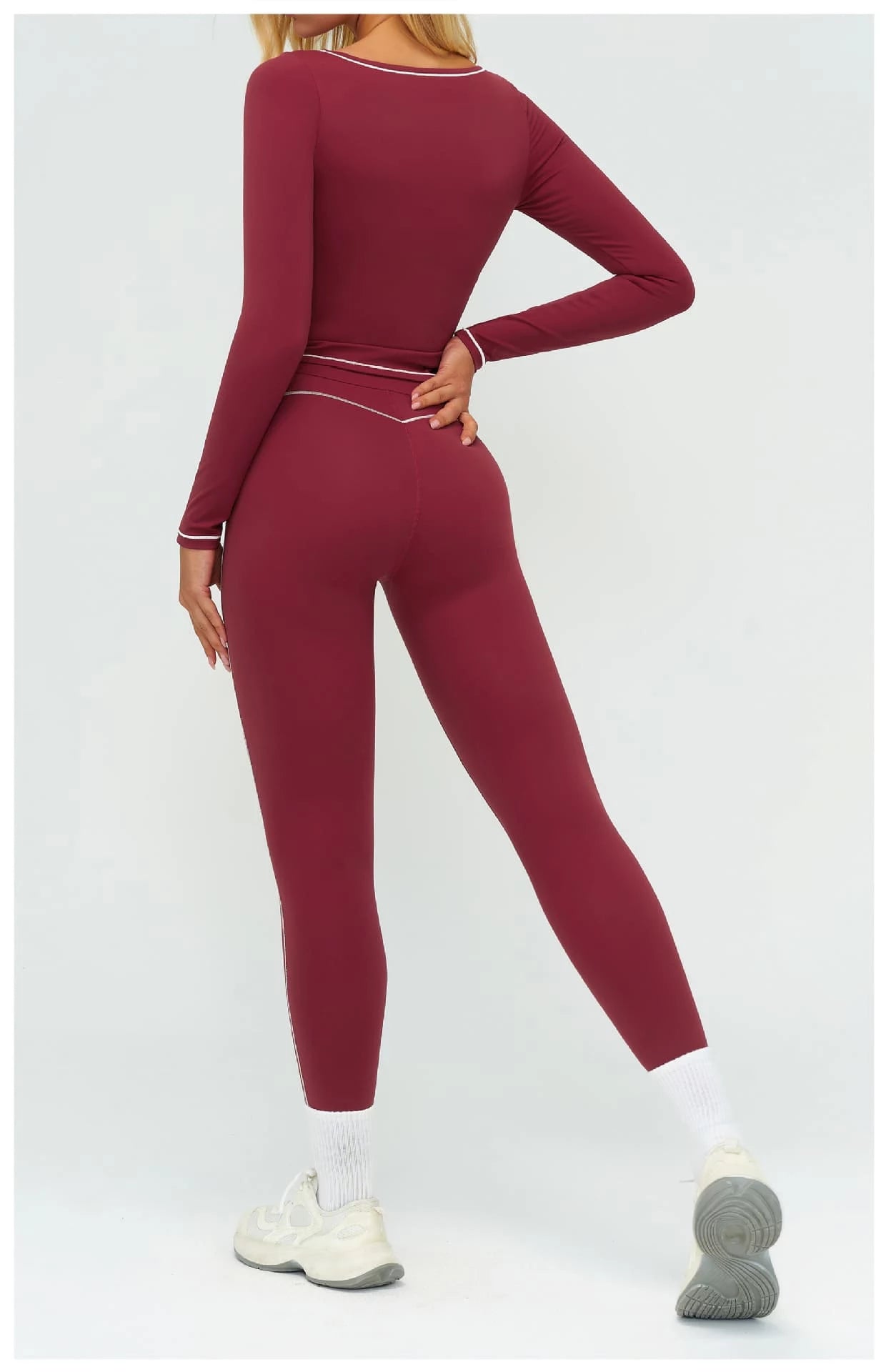 oNMexis Lineform Contrast Long-Sleeve Workout Top